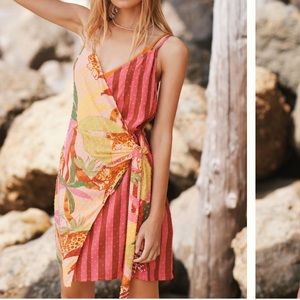 Farm rio wrap dress. NWT xs